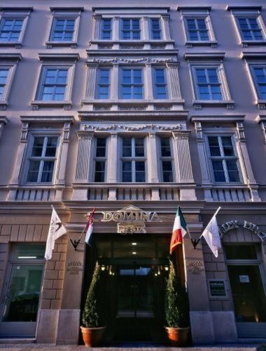 Domina Inn Fiesta - Budapest Exteriör bild