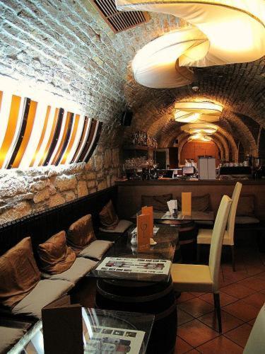 Domina Inn Fiesta - Budapest Exteriör bild